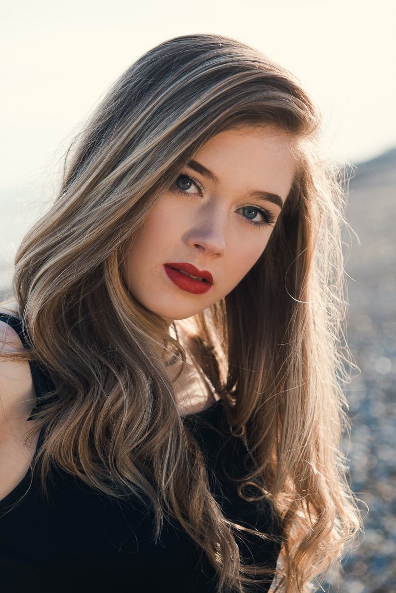 portrait using reflector for fill light